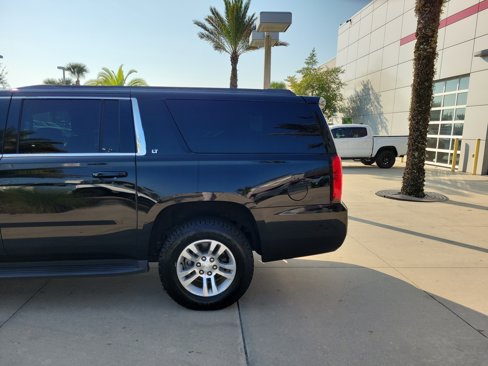 Used 2018 Chevrolet Suburban LT image 4