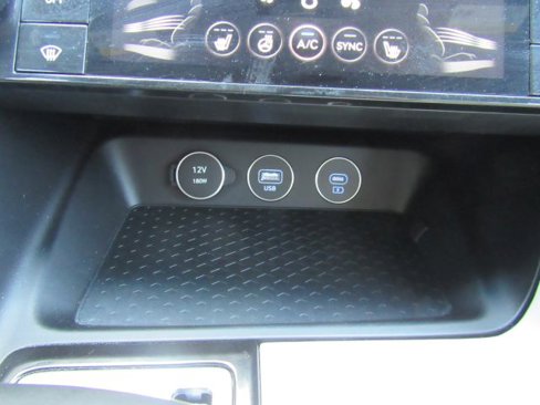 Used 2025 Genesis G70 2.5T image 50