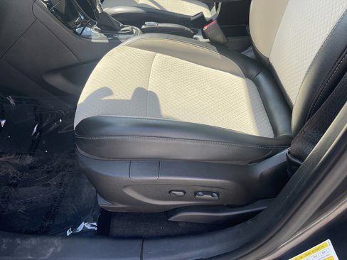 Used 2018 Buick Encore Sport Touring image 13