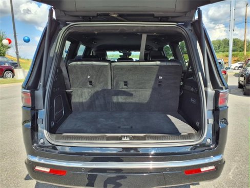 Used 2023 Jeep Wagoneer Series III w/ Preferred Equipment Group image 14