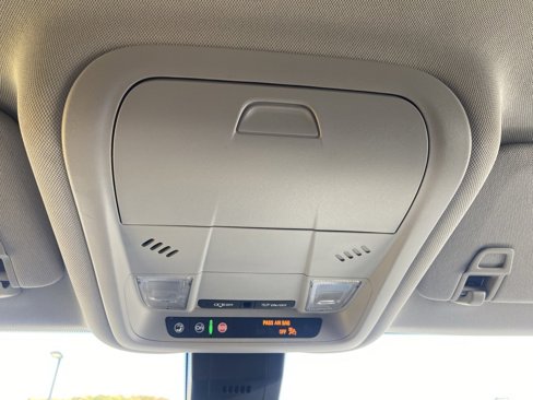 Used 2024 GMC Terrain SLE image 21