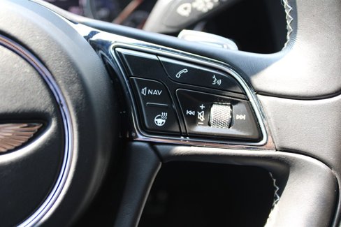 Used 2018 Bentley Bentayga image 60