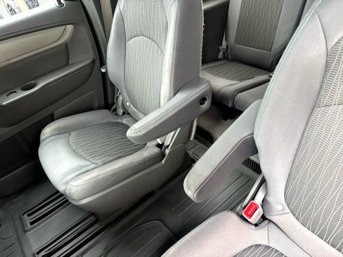 Used 2015 Chevrolet Traverse LT image 15