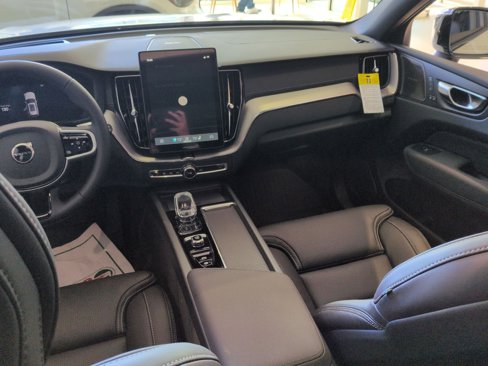 New 2026 Volvo XC60 B5 Ultra w/ Climate Package image 21