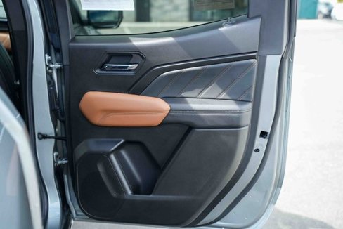 Used 2025 GMC Canyon AT4 image 18
