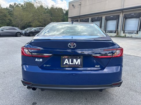 Used 2025 Toyota Camry SE image 6