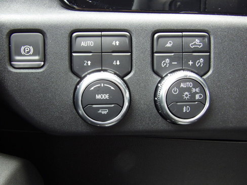 Used 2024 GMC Sierra 2500 SLT w/ SLT Premium Package image 18