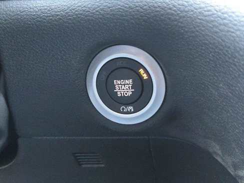 New 2025 Chrysler Pacifica Select image 57