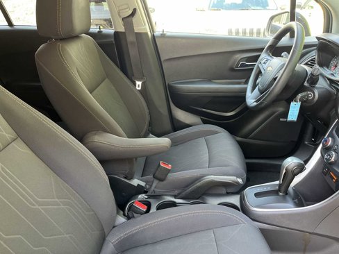 Certified 2017 Chevrolet Trax LT w/ Sun & Sound Package image 26