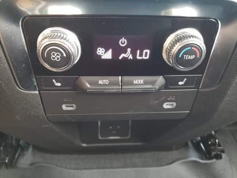 Used 2024 GMC Yukon AT4 image 34