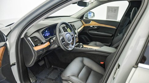 Certified 2025 Volvo XC90 B6 Plus image 21
