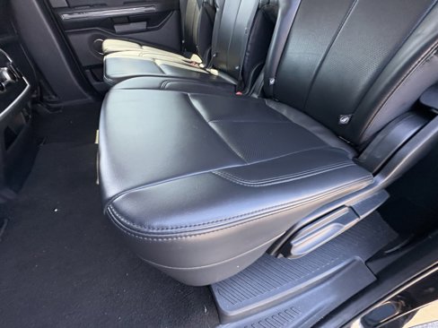 Used 2024 Ford Expedition Max XLT image 25