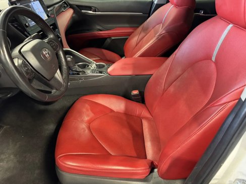 Used 2023 Toyota Camry XSE image 10
