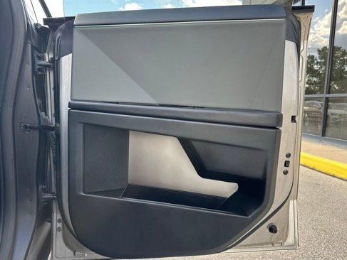 Used 2024 Tesla Cybertruck AWD Crew Cab image 34