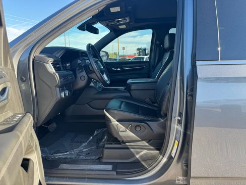 Used 2022 GMC Yukon XL Denali image 10