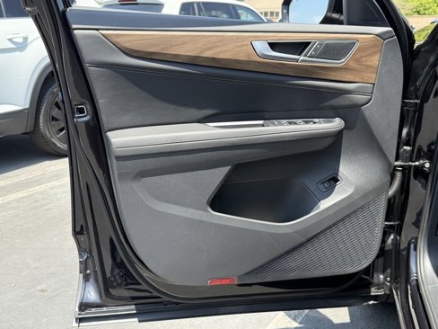 New 2025 Volkswagen Atlas SE image 15