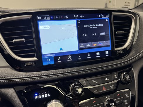 New 2026 Chrysler Pacifica Limited image 24