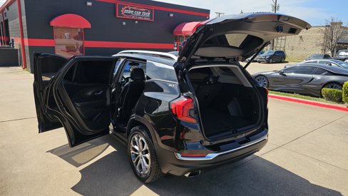 Used 2019 GMC Terrain SLT w/ Preferred Package image 18