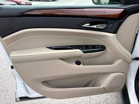 Used 2013 Cadillac SRX Luxury image 10