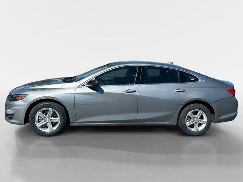 Used 2024 Chevrolet Malibu LT image 2