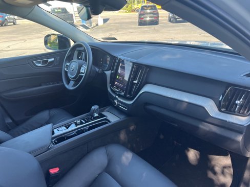 Certified 2025 Volvo XC60 B5 Plus image 34