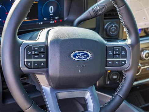 New 2026 Ford F250 Lariat w/ Black Appearance Package image 32