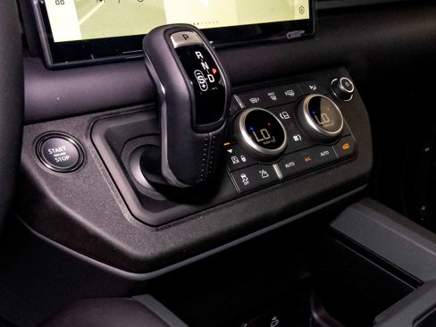 New 2025 Land Rover Defender 110 S image 30