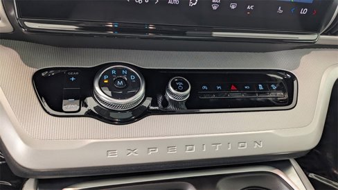 New 2025 Ford Expedition Active image 30