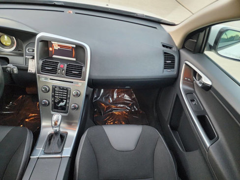 Used 2013 Volvo XC60 3.2 image 29