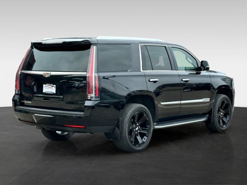 Used 2016 Cadillac Escalade Luxury image 7