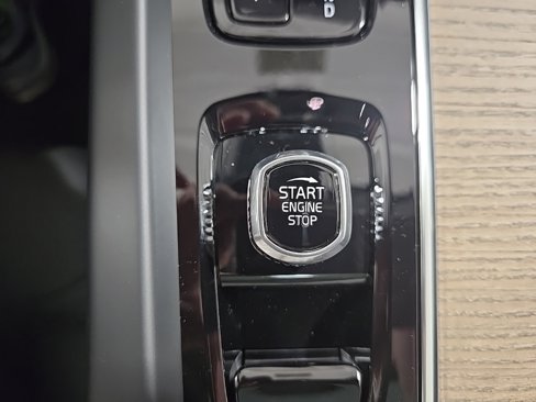 New 2026 Volvo XC60 B5 Plus w/ Protection Package Premier image 15