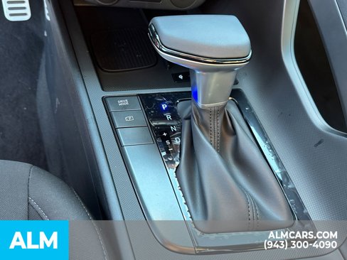 Certified 2025 Hyundai Elantra Sport image 38
