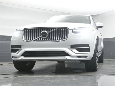 Used 2024 Volvo XC90 B6 Plus w/ Protection Package image 37