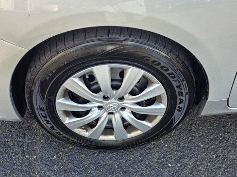Used 2013 Toyota Corolla LE Special Edition image 18