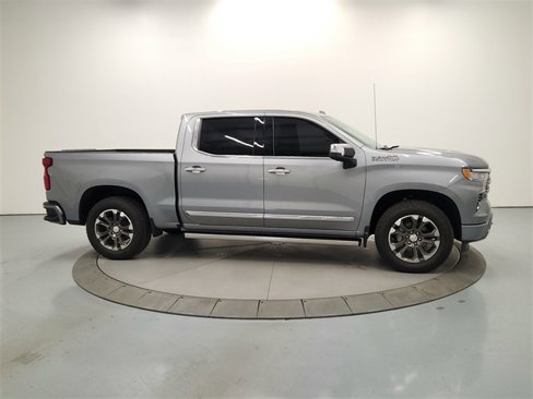 Used 2025 Chevrolet Silverado 1500 High Country w/ Technology Package image 8