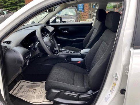 Used 2023 Honda HR-V LX image 10