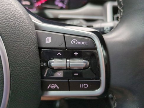 Used 2023 Kia Sorento S image 34