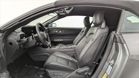 Used 2025 Ford Mustang Premium image 15