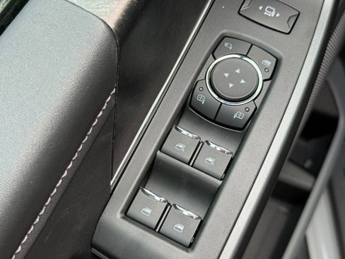 New 2025 Ford F250 XLT w/ Black Appearance Package image 15