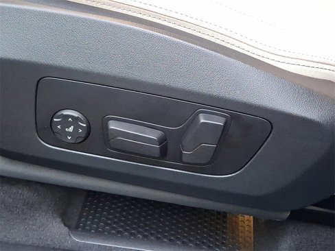 Used 2025 BMW X1 xDrive28i w/ Technology Package image 10