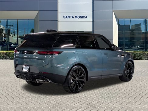New 2025 Land Rover Range Rover Sport SE image 2