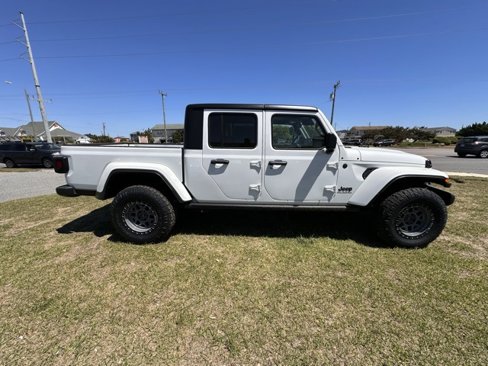 New 2025 Jeep Gladiator Sport image 8
