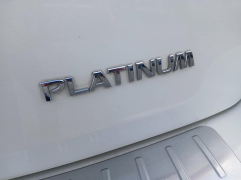 Used 2018 Nissan Pathfinder Platinum image 16