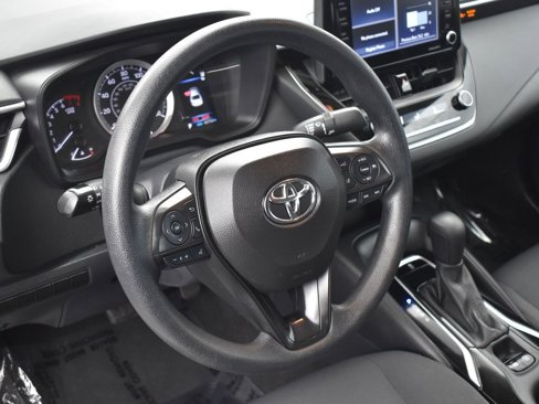 Used 2022 Toyota Corolla LE image 6