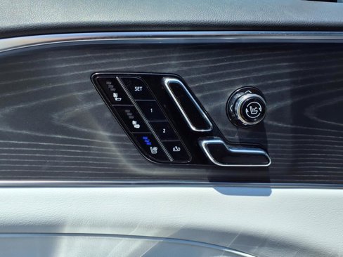 Used 2025 Cadillac Lyriq Sport image 31