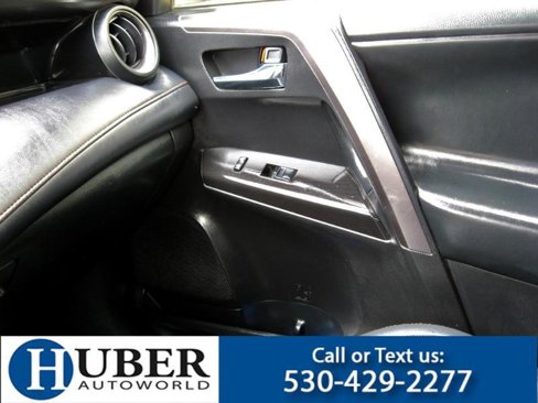 Used 2018 Toyota RAV4 SE image 13