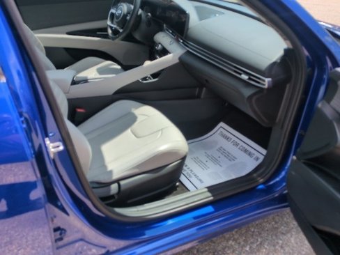 Used 2023 Hyundai Elantra Limited w/ Cargo Package image 19