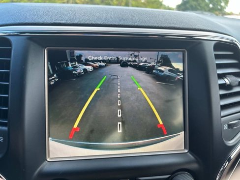 Used 2017 Jeep Grand Cherokee Limited image 30