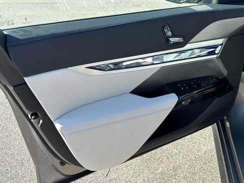 New 2025 BMW 760i xDrive image 13