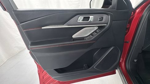 Used 2025 Ford Explorer ST image 20